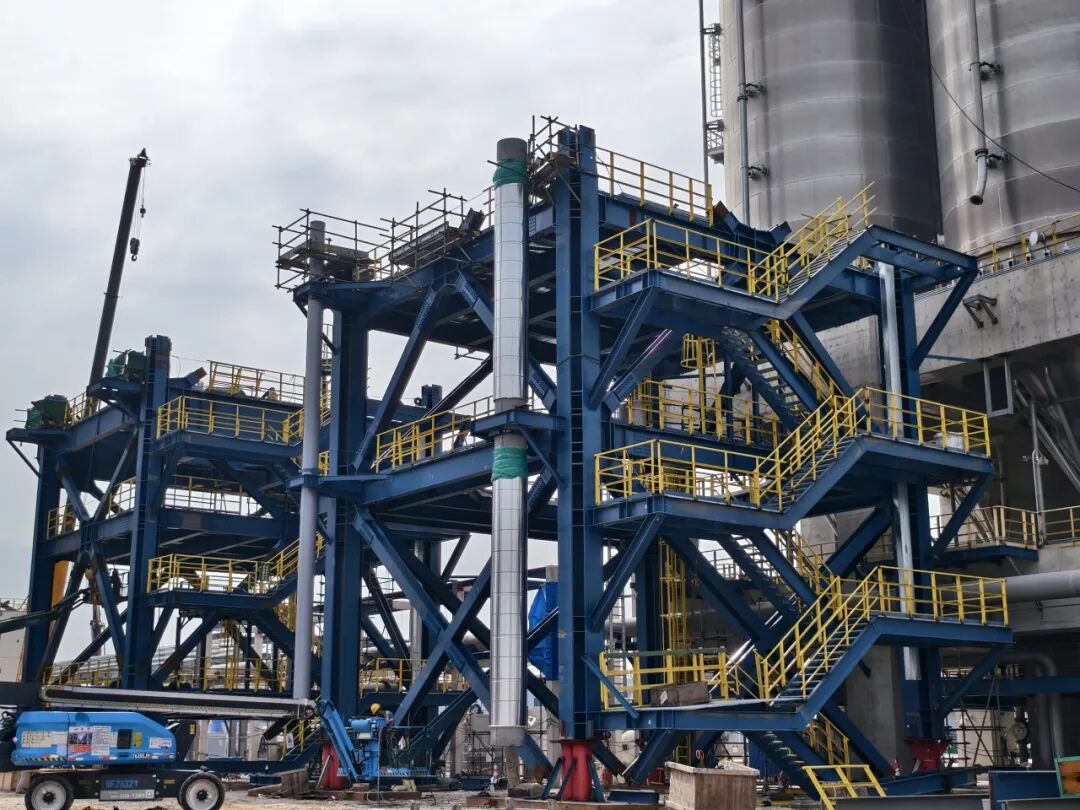 華陸公司總承包福建中沙古雷乙烯項(xiàng)目聚丙烯裝置擠壓造粒框架封頂，標(biāo)志工程建設(shè)取得關(guān)鍵進(jìn)展